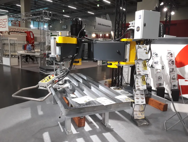 Granite Grinding and Drilling Machine - Presentation at the trade fair in Nuremberg